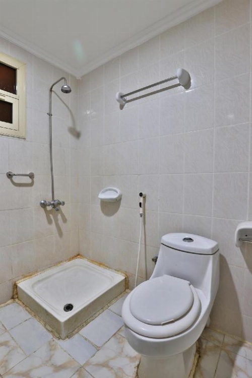 OYO 429 Hamsat Taiba Hotel image 28